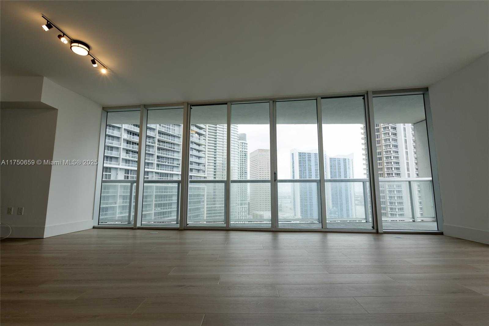 Small Image of 495 BRICKELL AVE #2102, Miami Number 17
