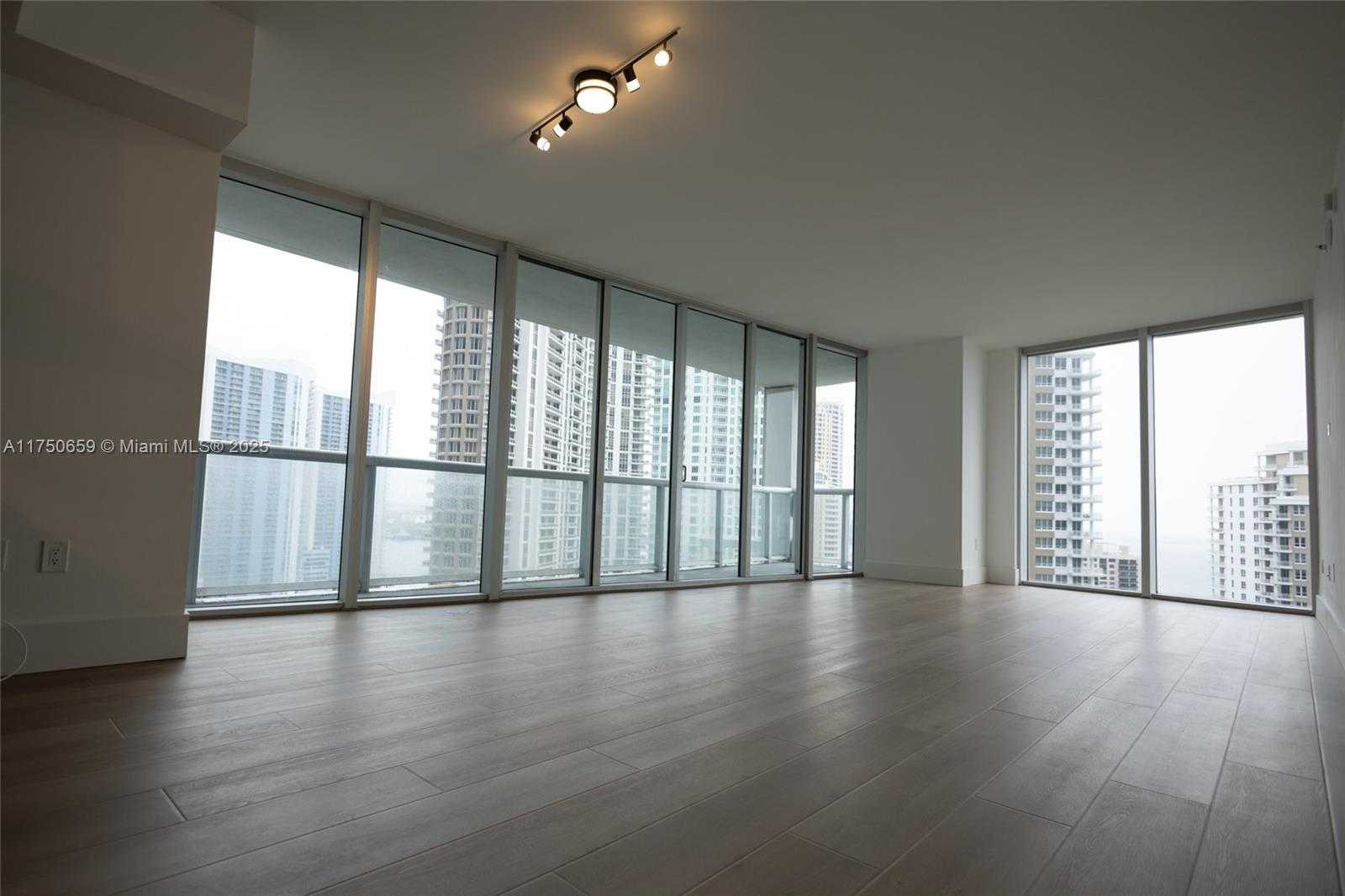 Small Image of 495 BRICKELL AVE #2102, Miami Number 2
