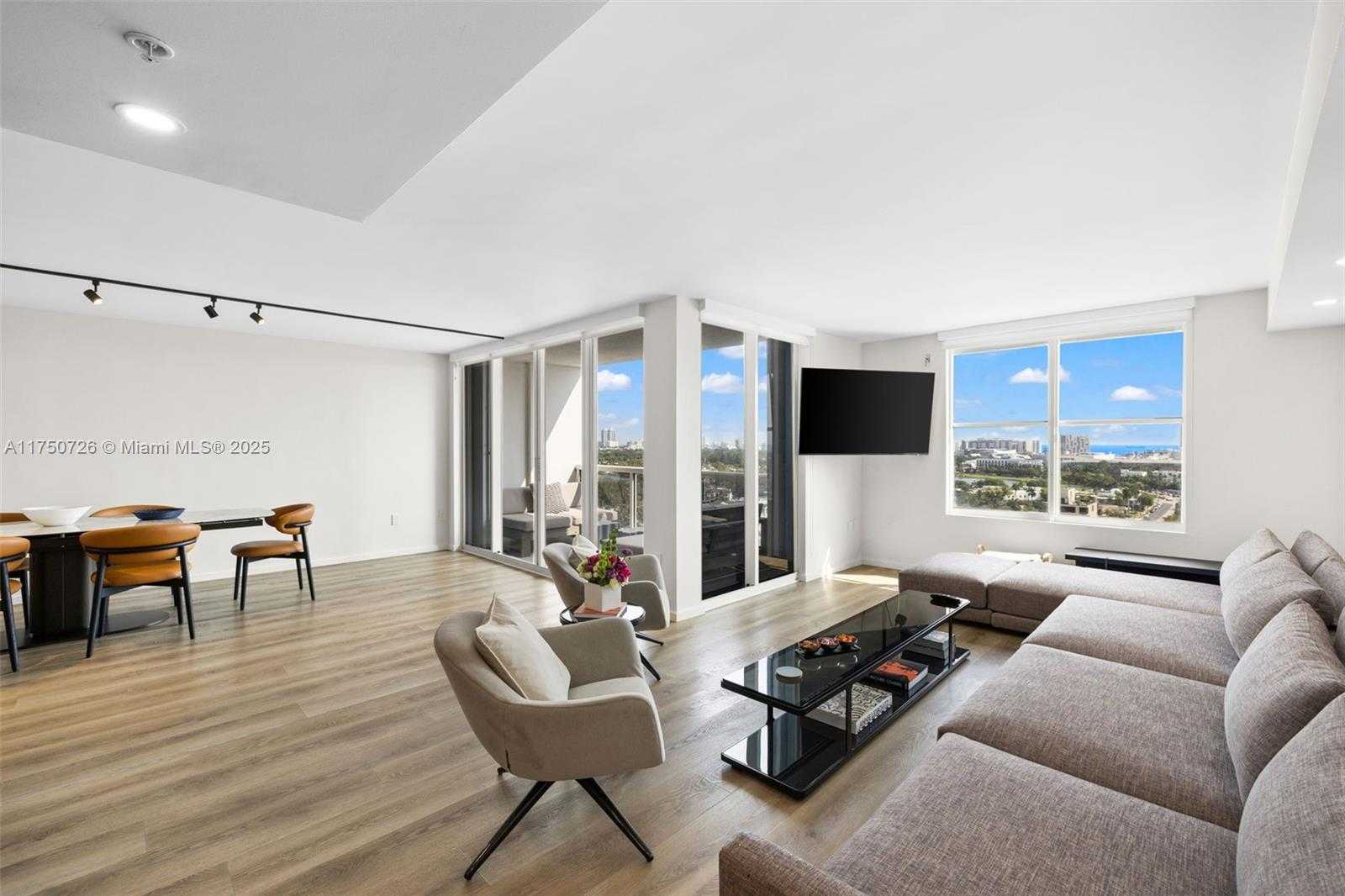Small Image of 1800 SUNSET HARBOUR DR #1807, Miami Beach Number 11