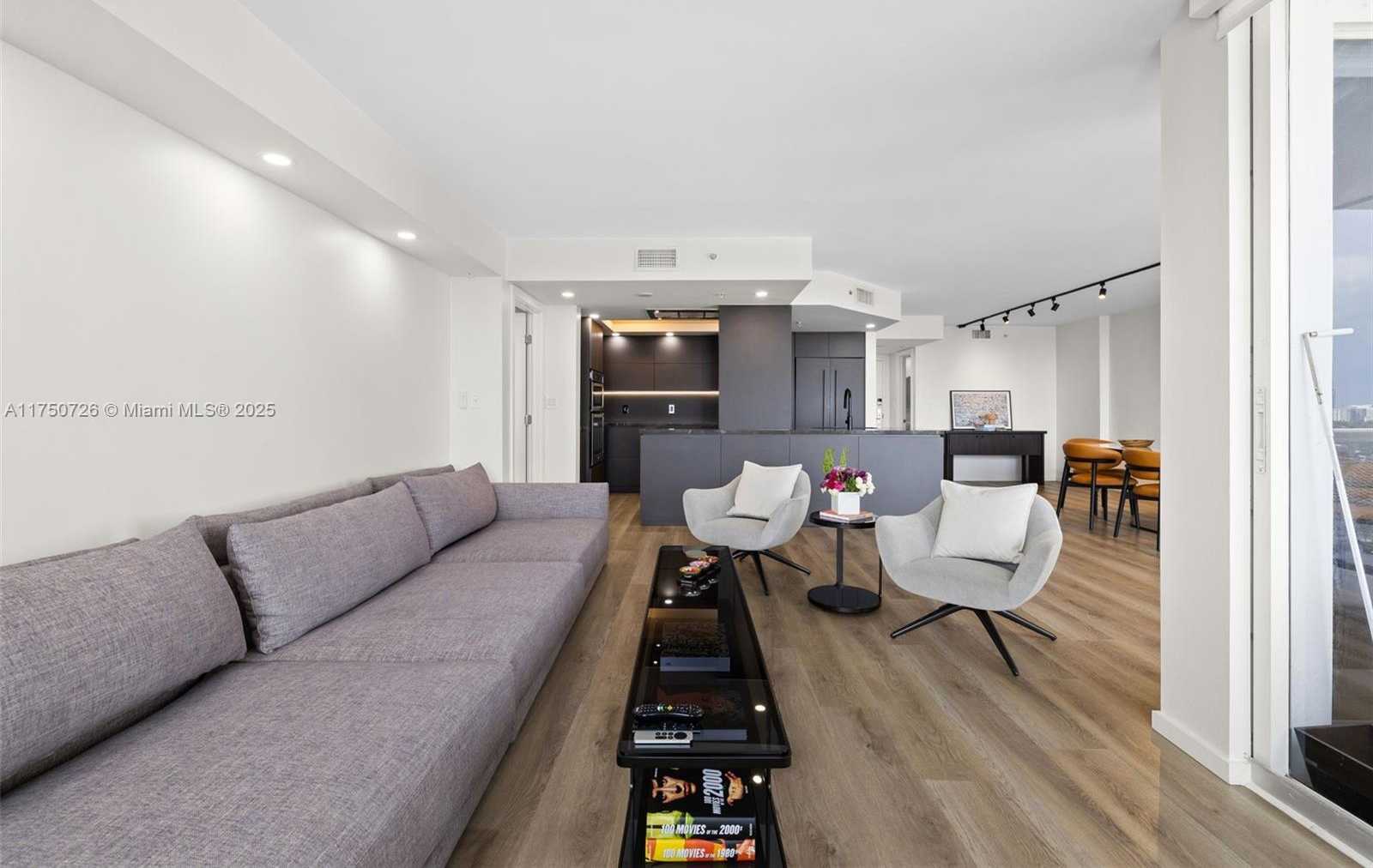 Small Image of 1800 SUNSET HARBOUR DR #1807, Miami Beach Number 14