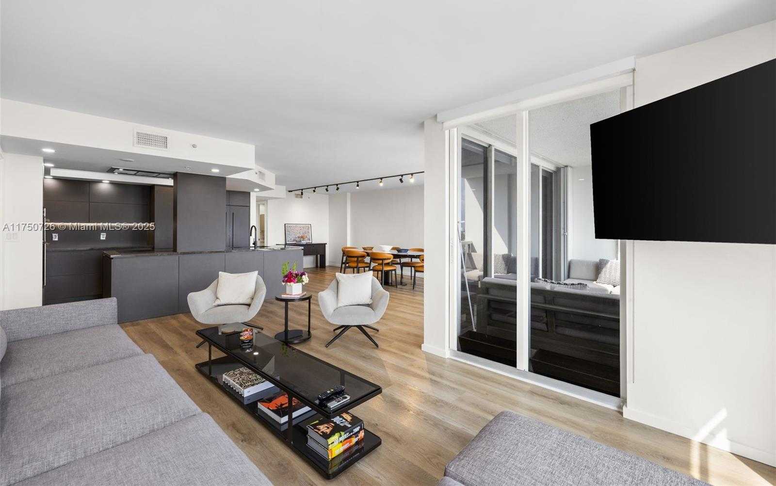 Small Image of 1800 SUNSET HARBOUR DR #1807, Miami Beach Number 15