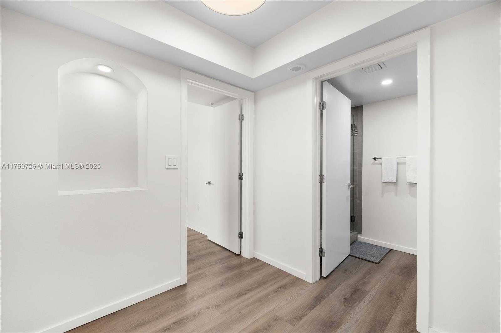 Small Image of 1800 SUNSET HARBOUR DR #1807, Miami Beach Number 19