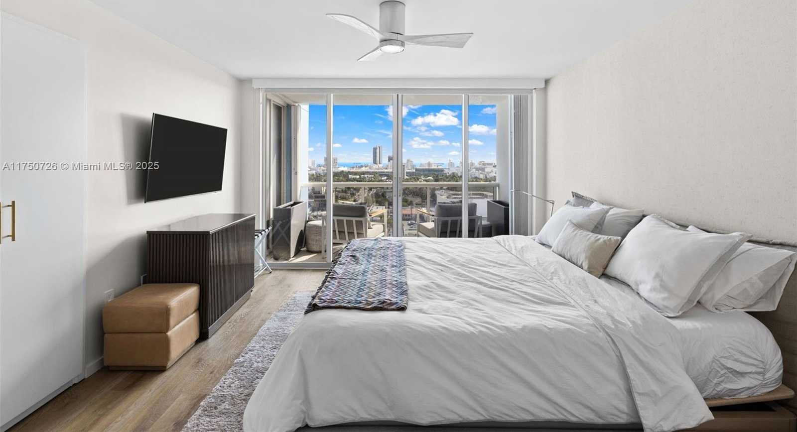 Small Image of 1800 SUNSET HARBOUR DR #1807, Miami Beach Number 24