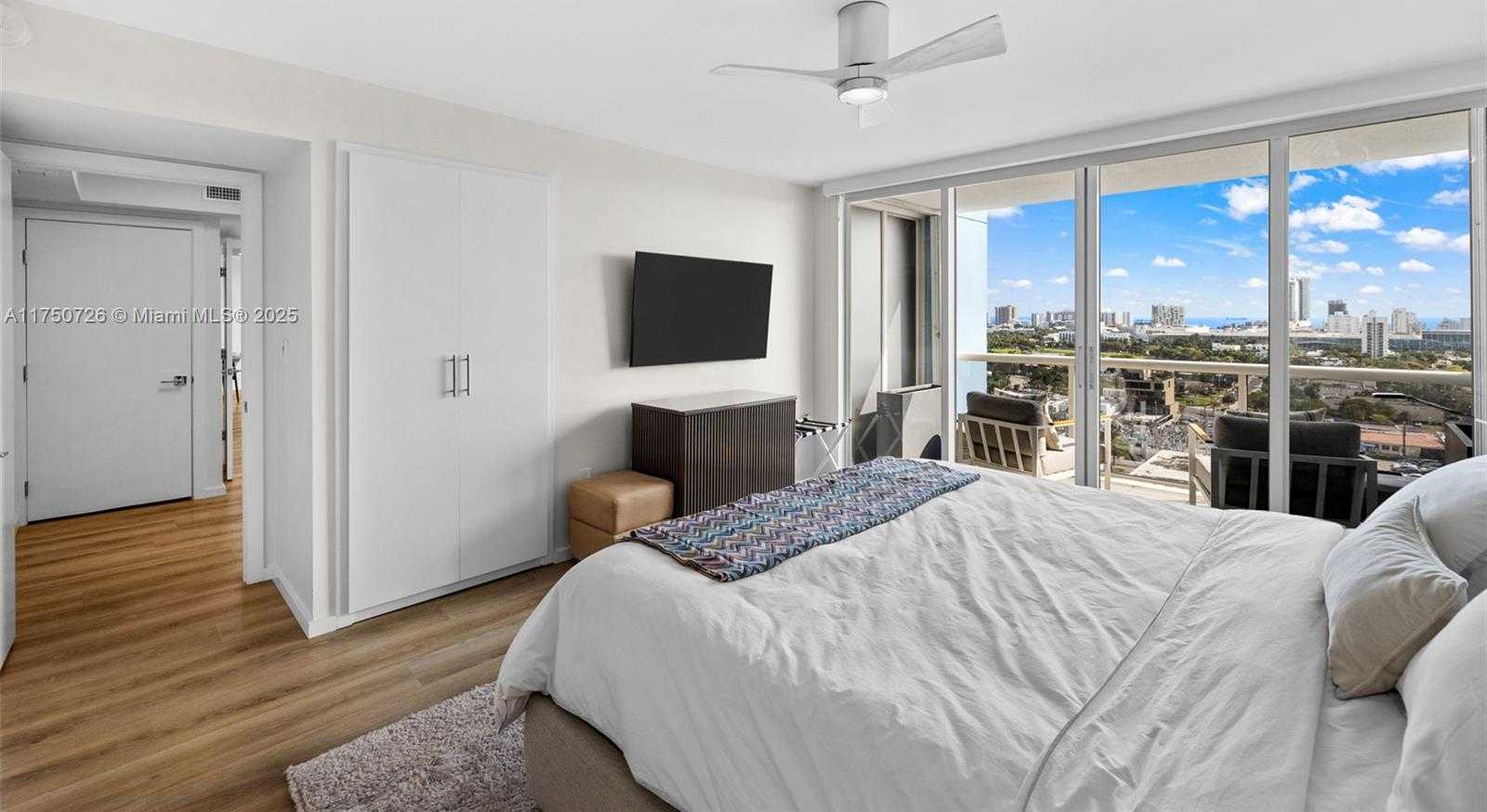 Small Image of 1800 SUNSET HARBOUR DR #1807, Miami Beach Number 25
