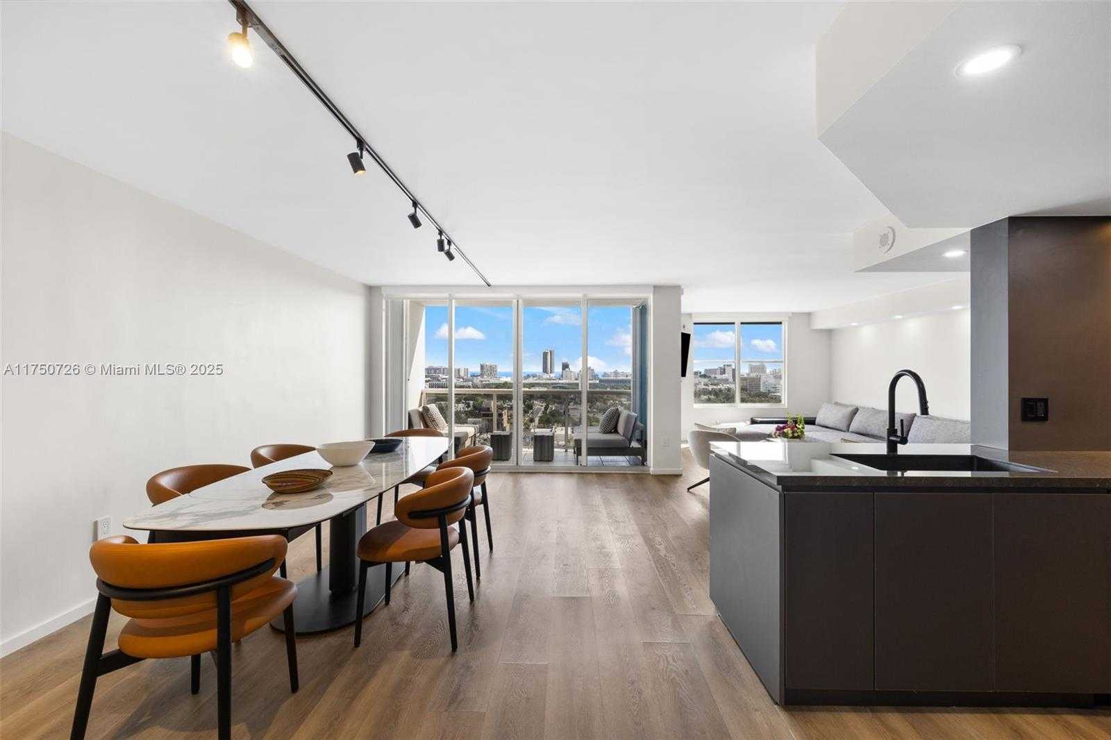 Small Image of 1800 SUNSET HARBOUR DR #1807, Miami Beach Number 4