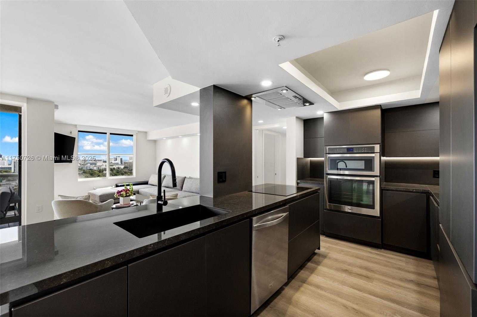 Small Image of 1800 SUNSET HARBOUR DR #1807, Miami Beach Number 5
