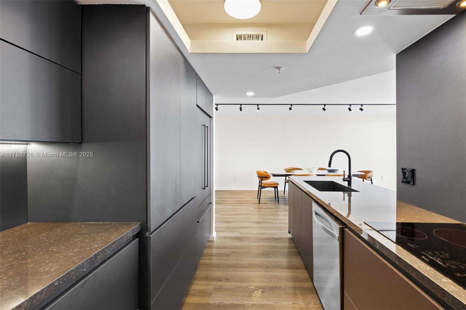 Small Image of 1800 SUNSET HARBOUR DR #1807, Miami Beach Number 7