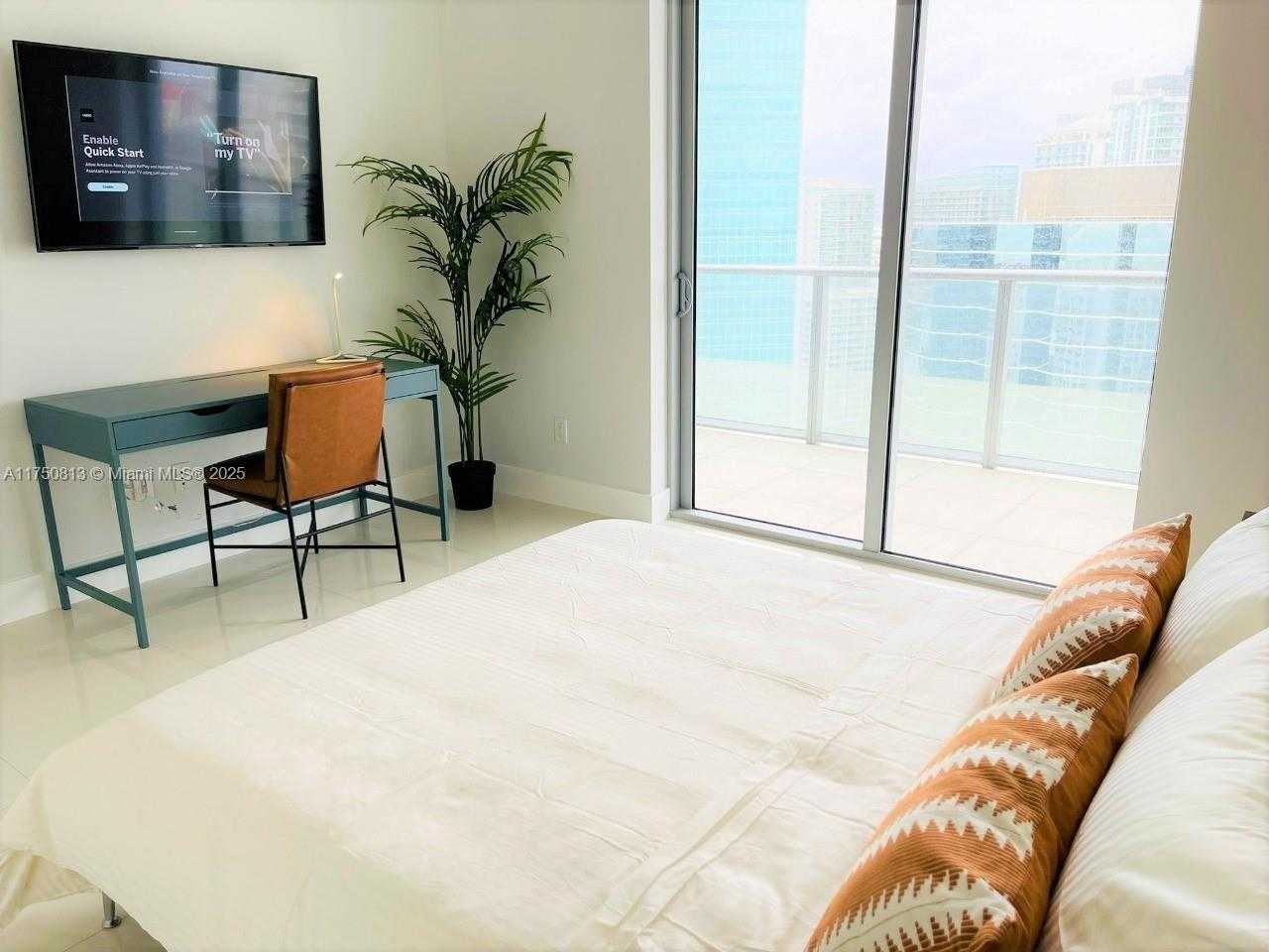 Small Image of 1300 BRICKELL BAY DR #3600, Miami Number 12