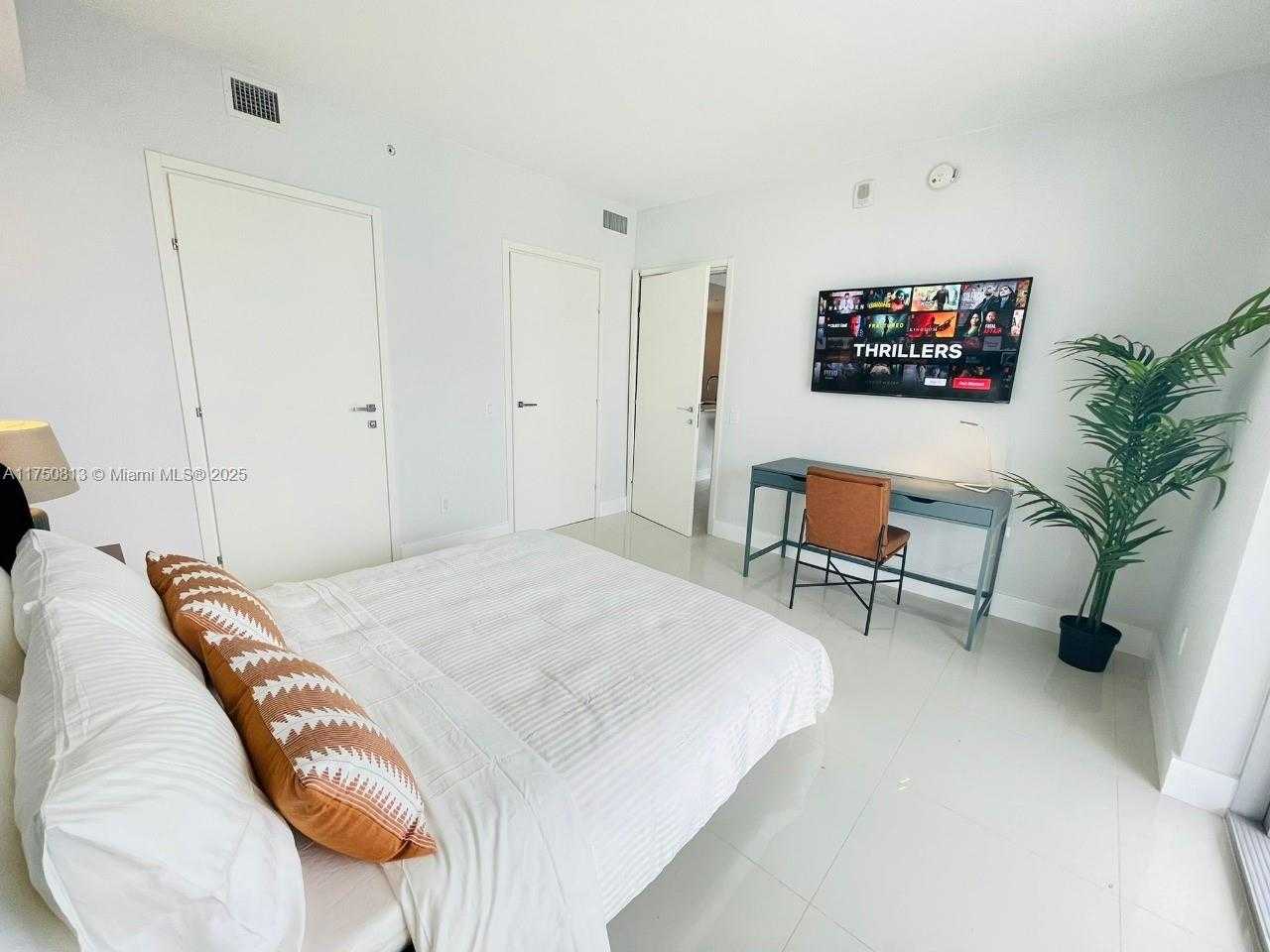 Small Image of 1300 BRICKELL BAY DR #3600, Miami Number 13