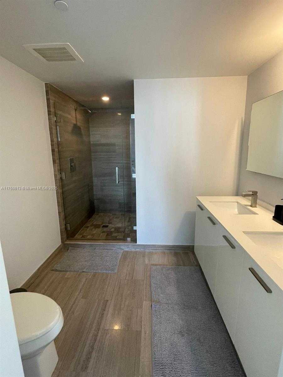 Small Image of 1300 BRICKELL BAY DR #3600, Miami Number 16