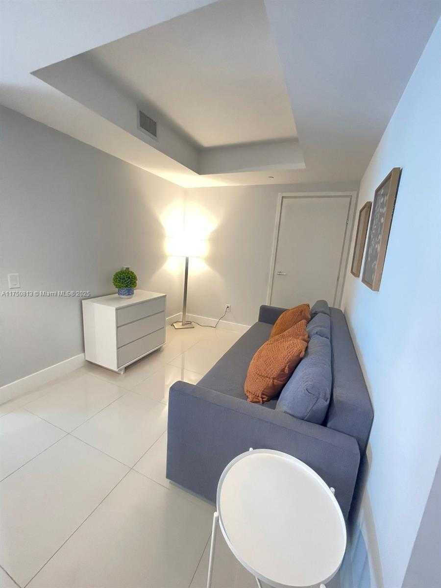 Small Image of 1300 BRICKELL BAY DR #3600, Miami Number 9