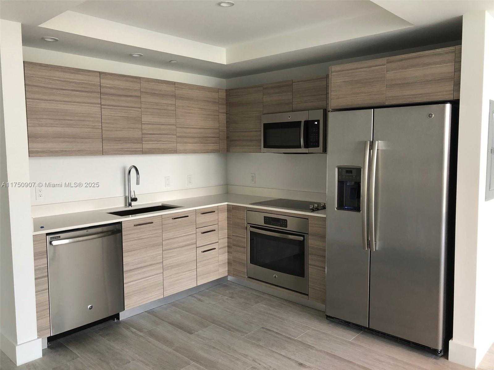 Small Image of 121 NORTH EAST 34 ST #811, Miami Number 2