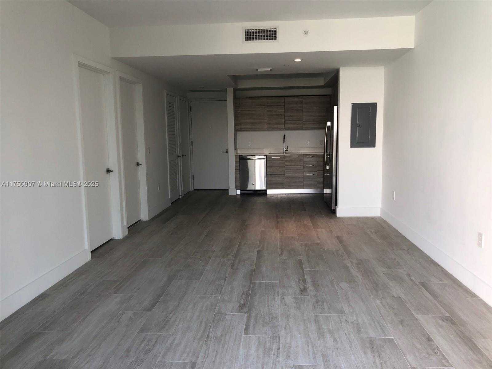 Small Image of 121 NORTH EAST 34 ST #811, Miami Number 3