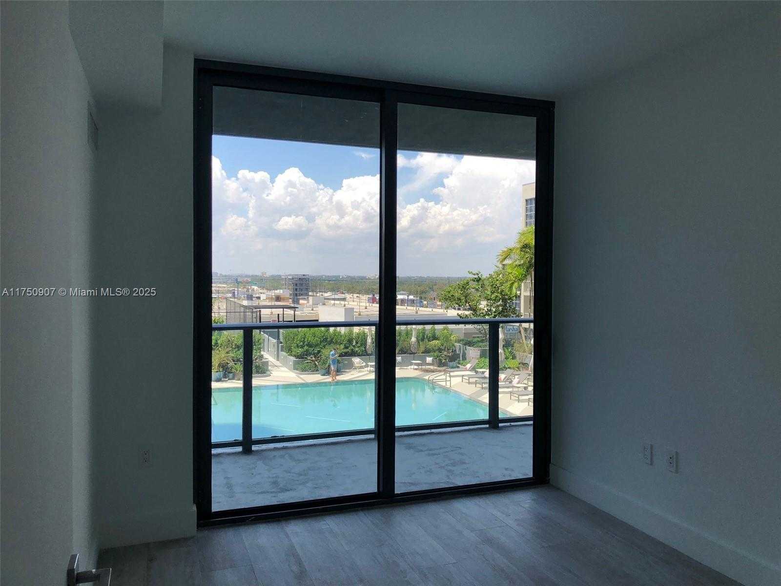 Small Image of 121 NORTH EAST 34 ST #811, Miami Number 5