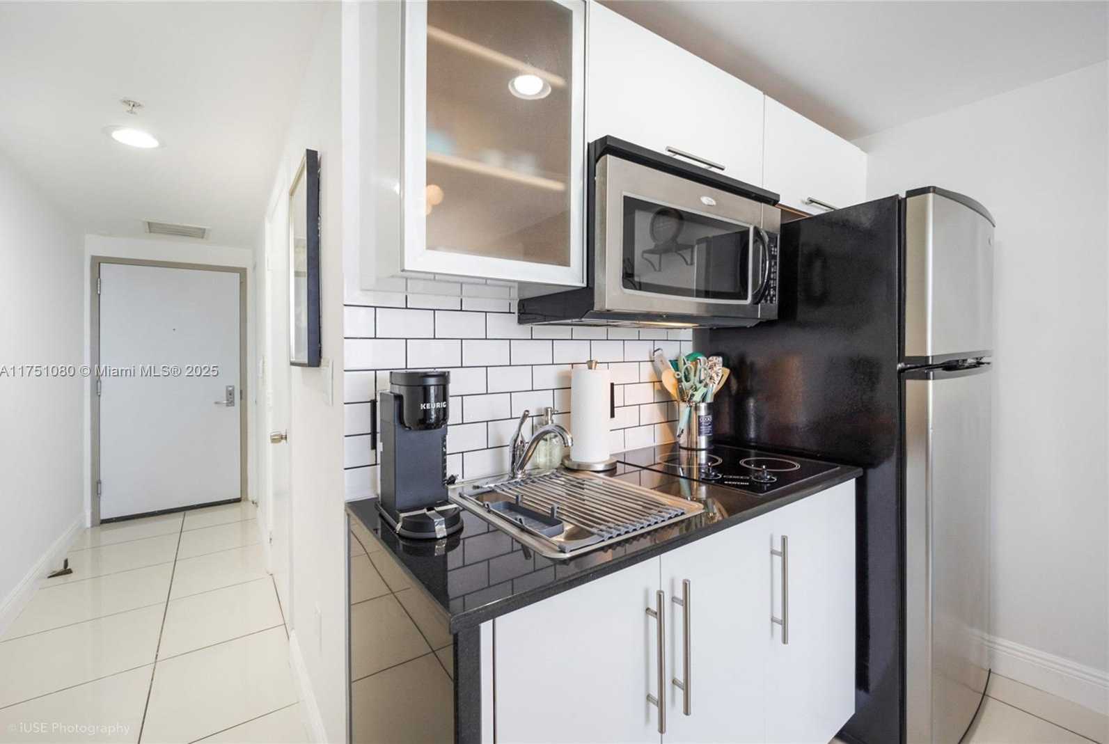 Small Image of 1750 NORTH BAYSHORE DR #1214, Miami Number 4