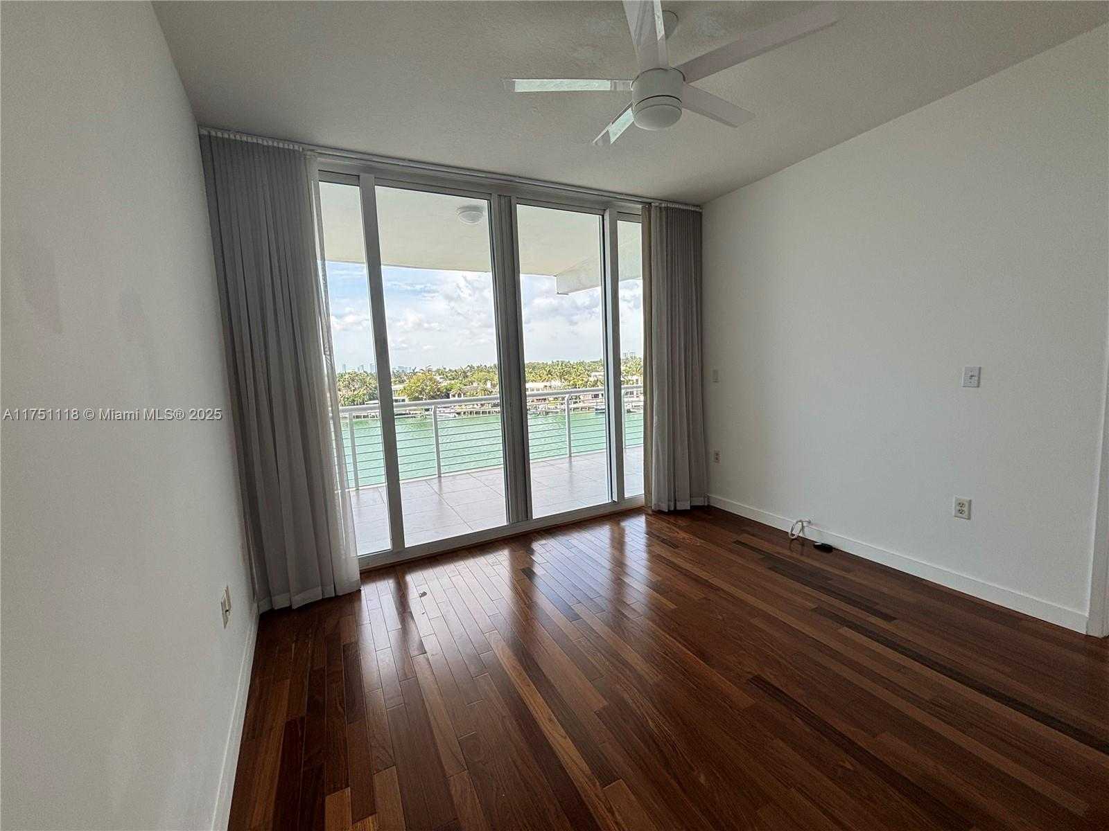 Small Image of 6580 #508, Miami Beach Number 12