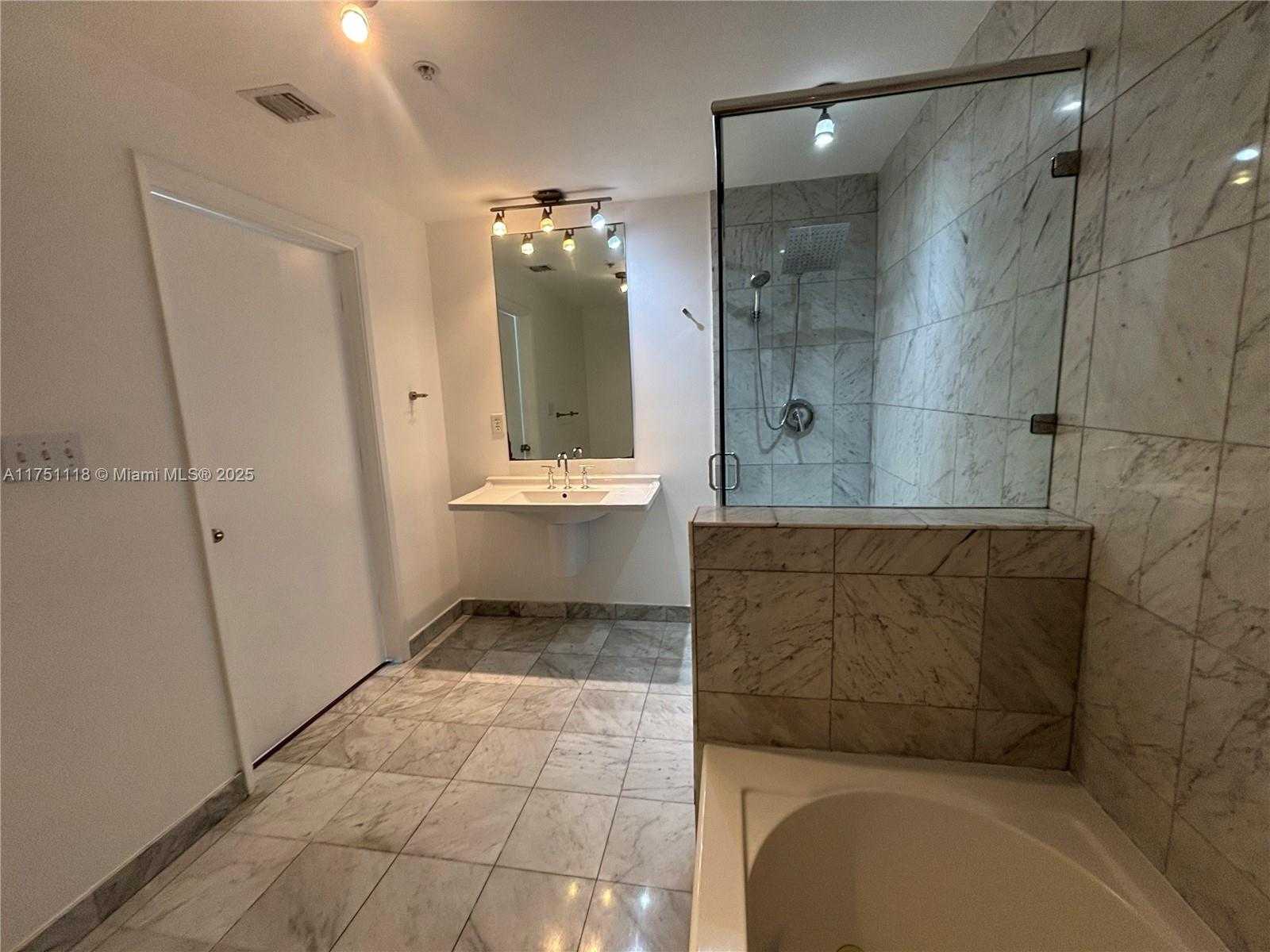 Small Image of 6580 #508, Miami Beach Number 19