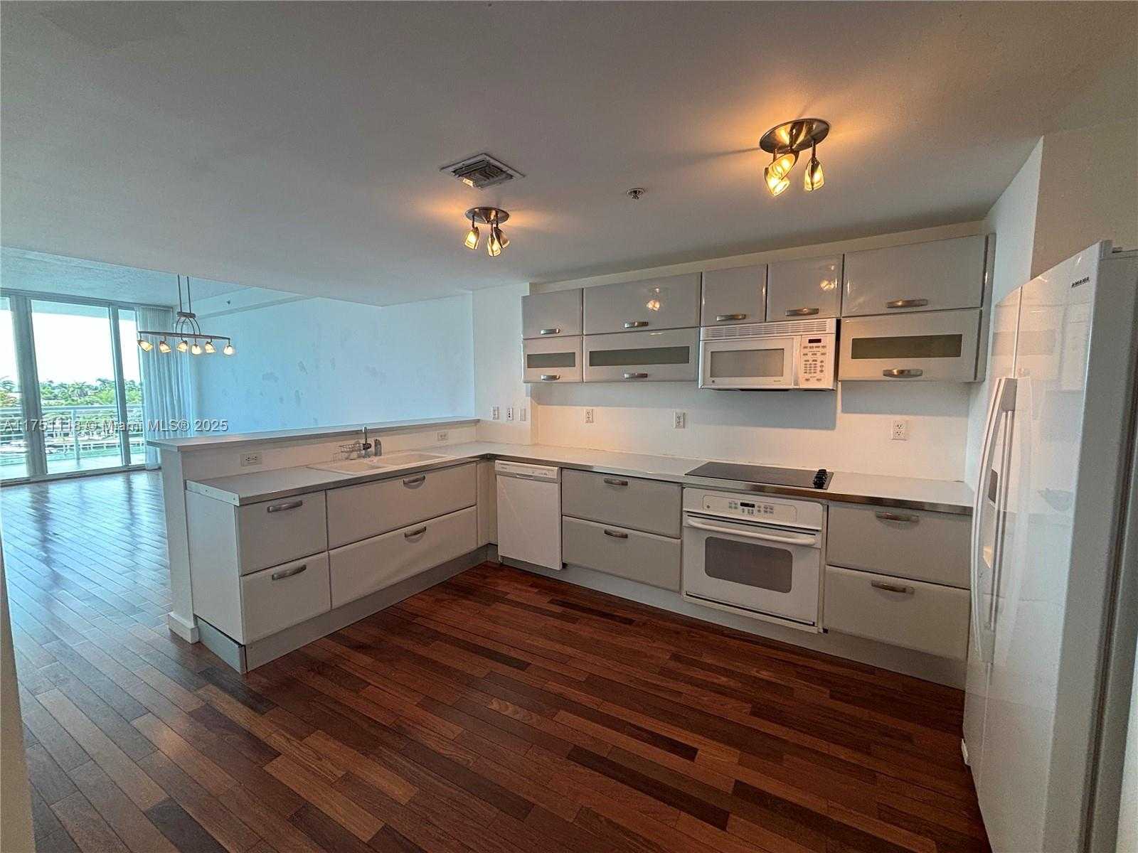 Small Image of 6580 #508, Miami Beach Number 2