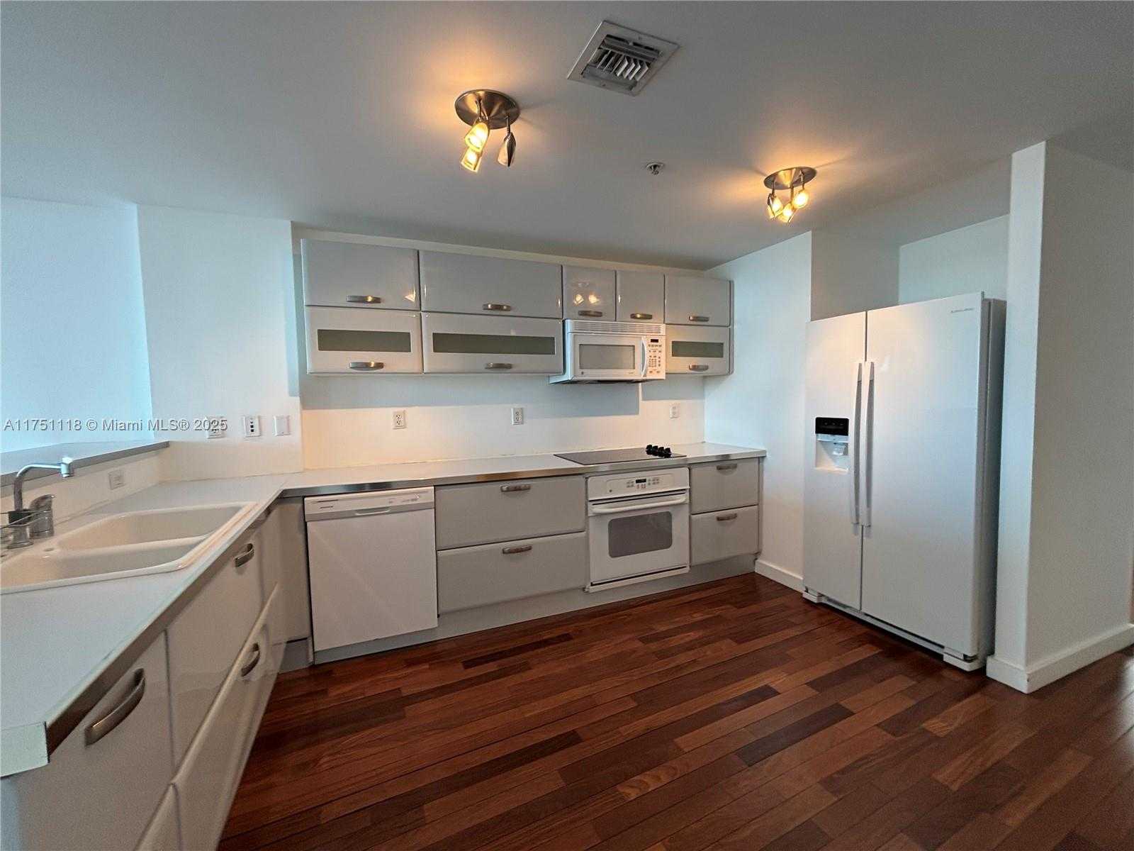Small Image of 6580 #508, Miami Beach Number 4