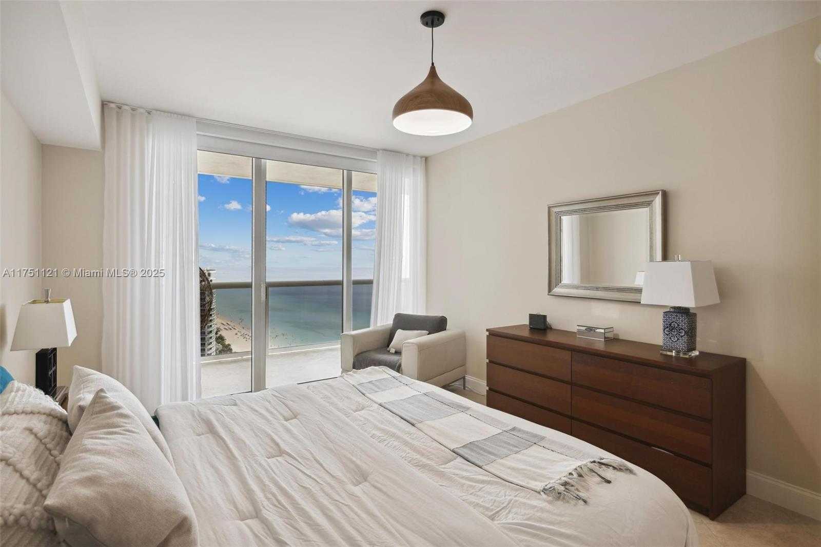 Small Image of 1830 SOUTH OCEAN DR #2811, Hallandale Beach Number 16