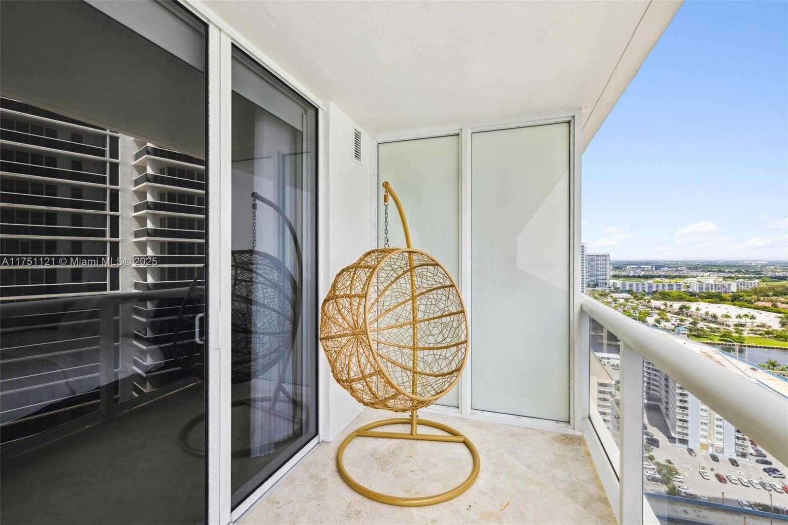 Small Image of 1830 SOUTH OCEAN DR #2811, Hallandale Beach Number 24