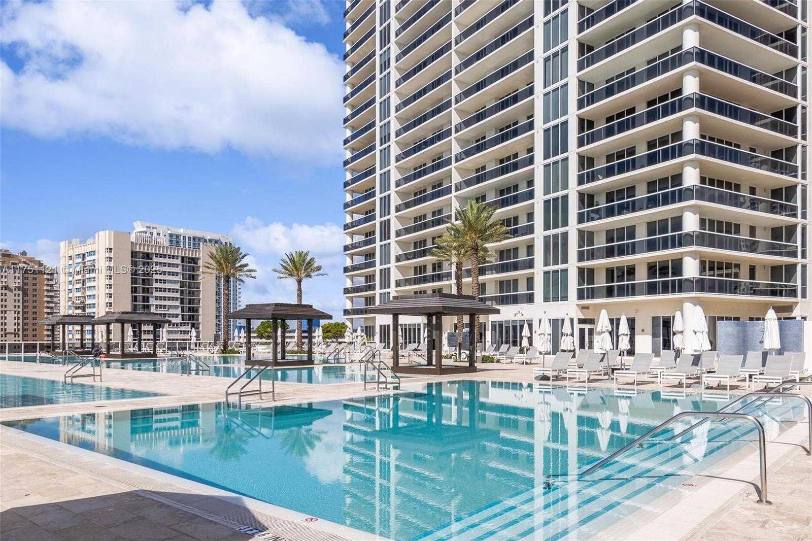 Small Image of 1830 SOUTH OCEAN DR #2811, Hallandale Beach Number 32