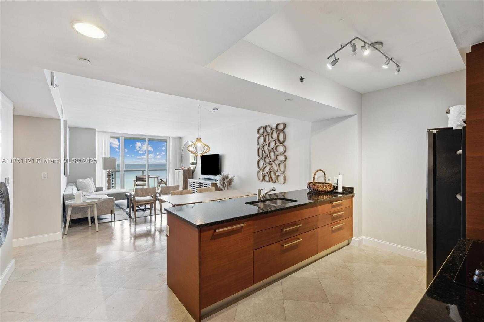 Small Image of 1830 SOUTH OCEAN DR #2811, Hallandale Beach Number 9