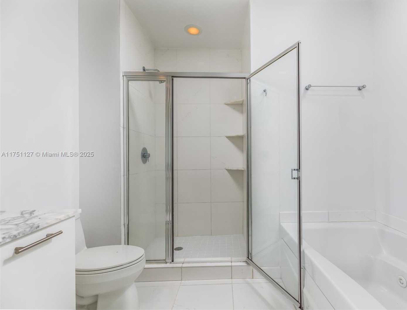 Small Image of 950 BRICKELL BAY DR #5405, Miami Number 21