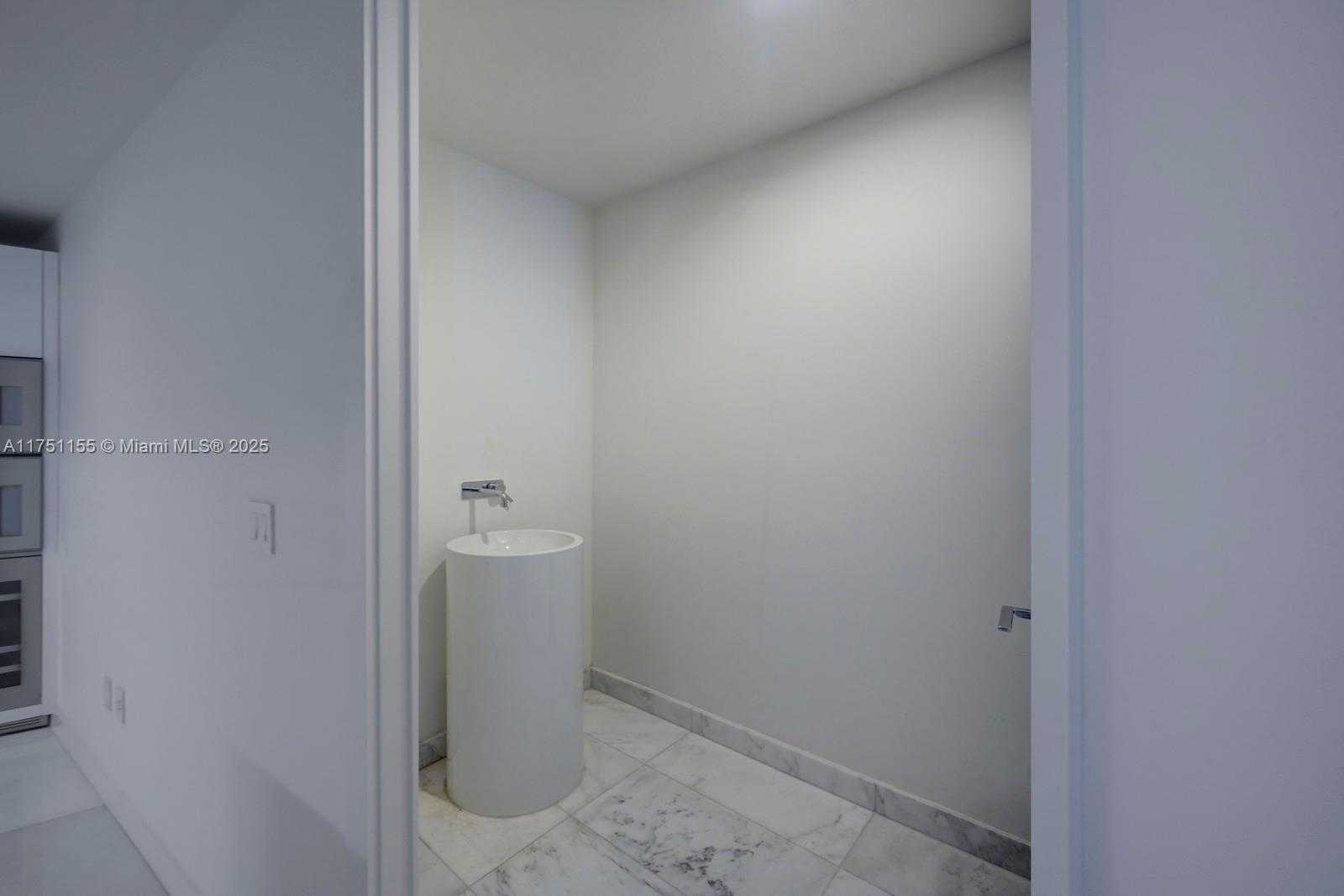 Small Image of 10203 COLLINS AVE #1005, Bal Harbour Number 13