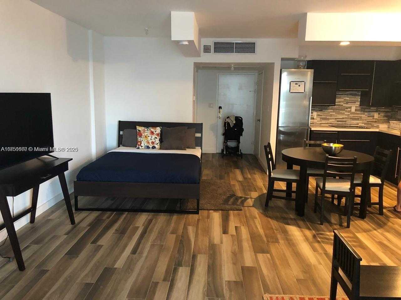Small Image of 5401 COLLINS AVE #410, Miami Beach Number 19