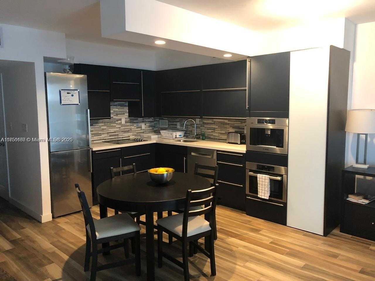Small Image of 5401 COLLINS AVE #410, Miami Beach Number 21