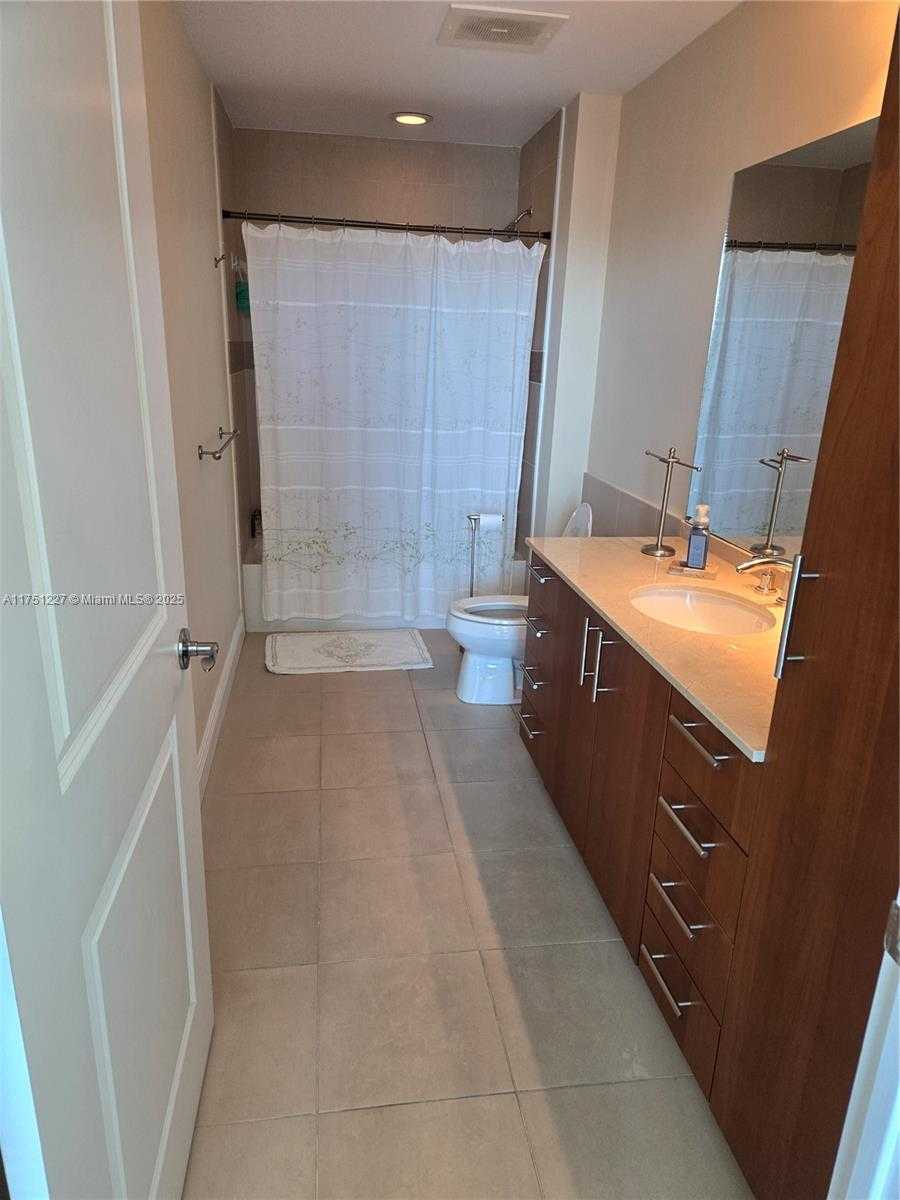 Small Image of 1945 SOUTH OCEAN DR #2105, Hallandale Beach Number 3