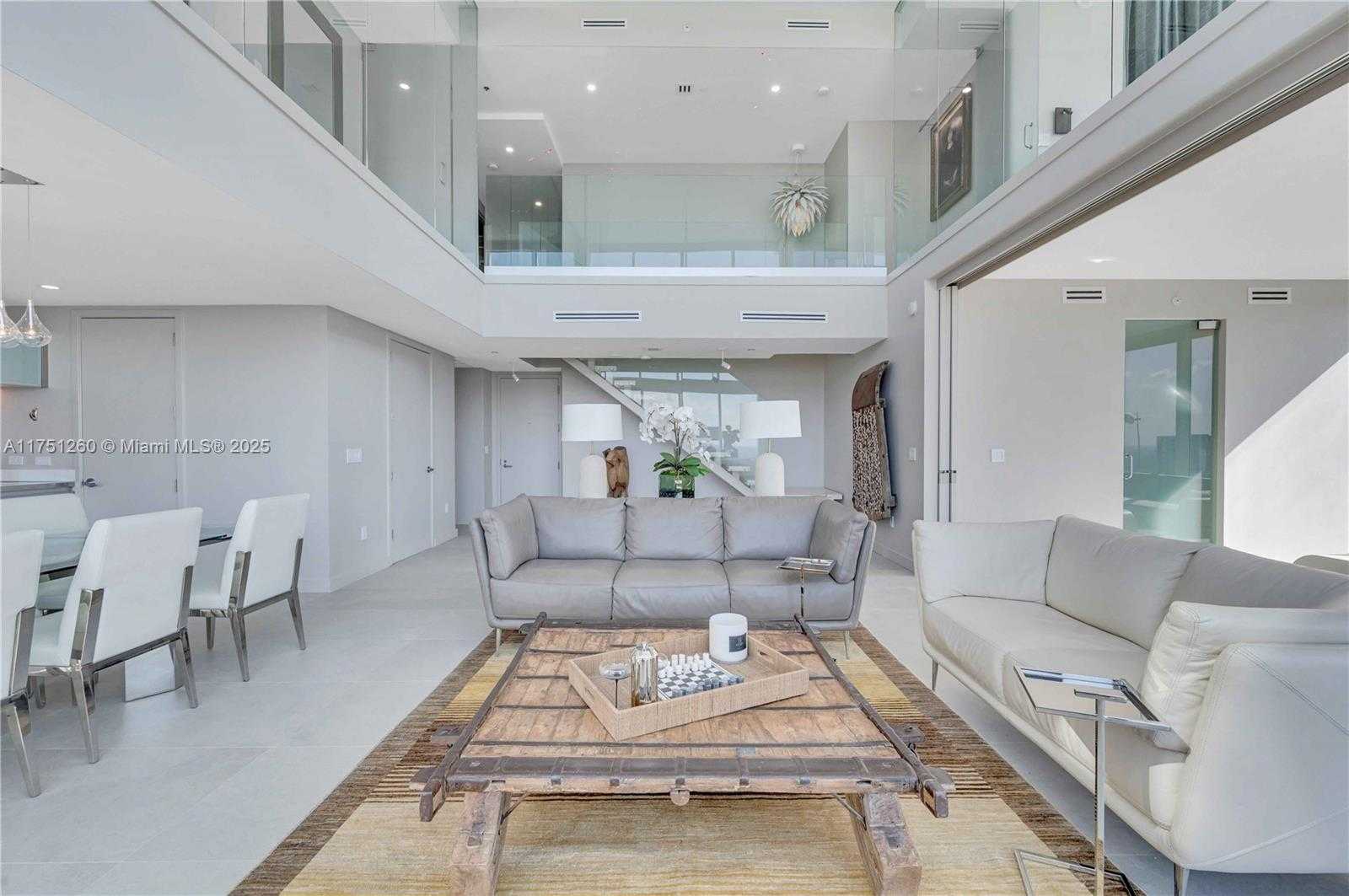 Small Image of 1040 BISCAYNE BLVD #LPH4407, Miami Number 16