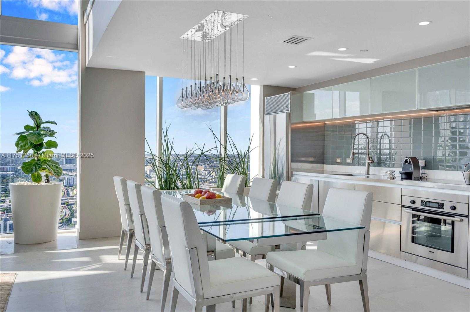 Small Image of 1040 BISCAYNE BLVD #LPH4407, Miami Number 19