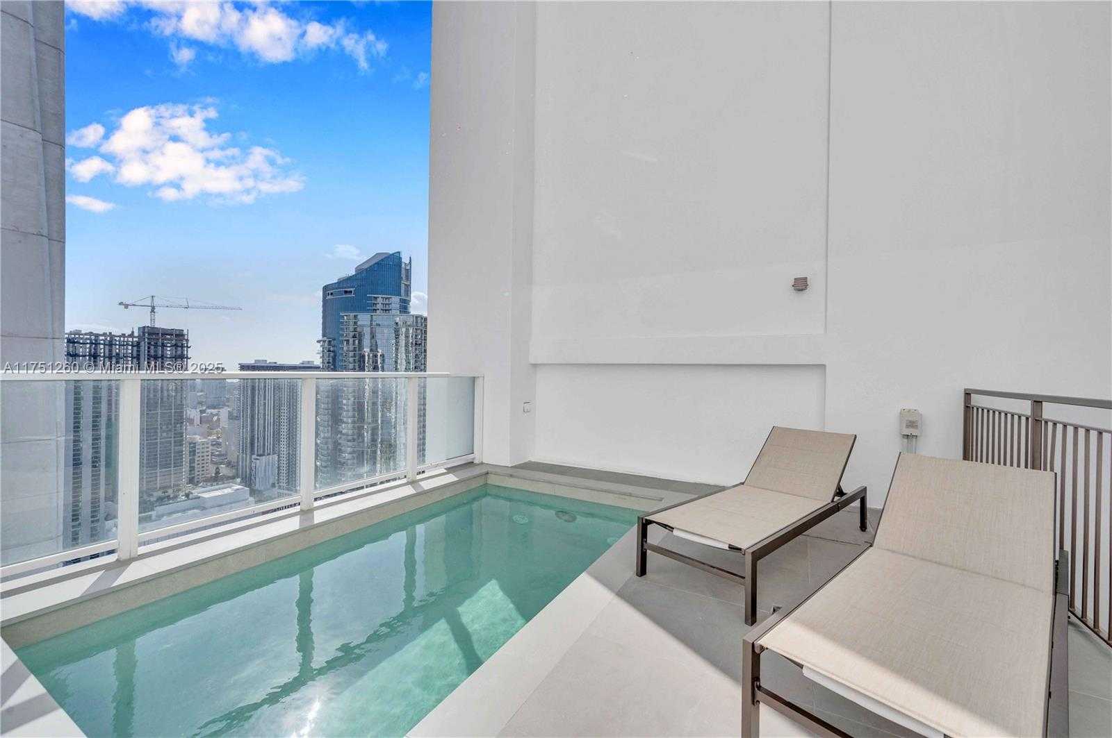 Small Image of 1040 BISCAYNE BLVD #LPH4407, Miami Number 2