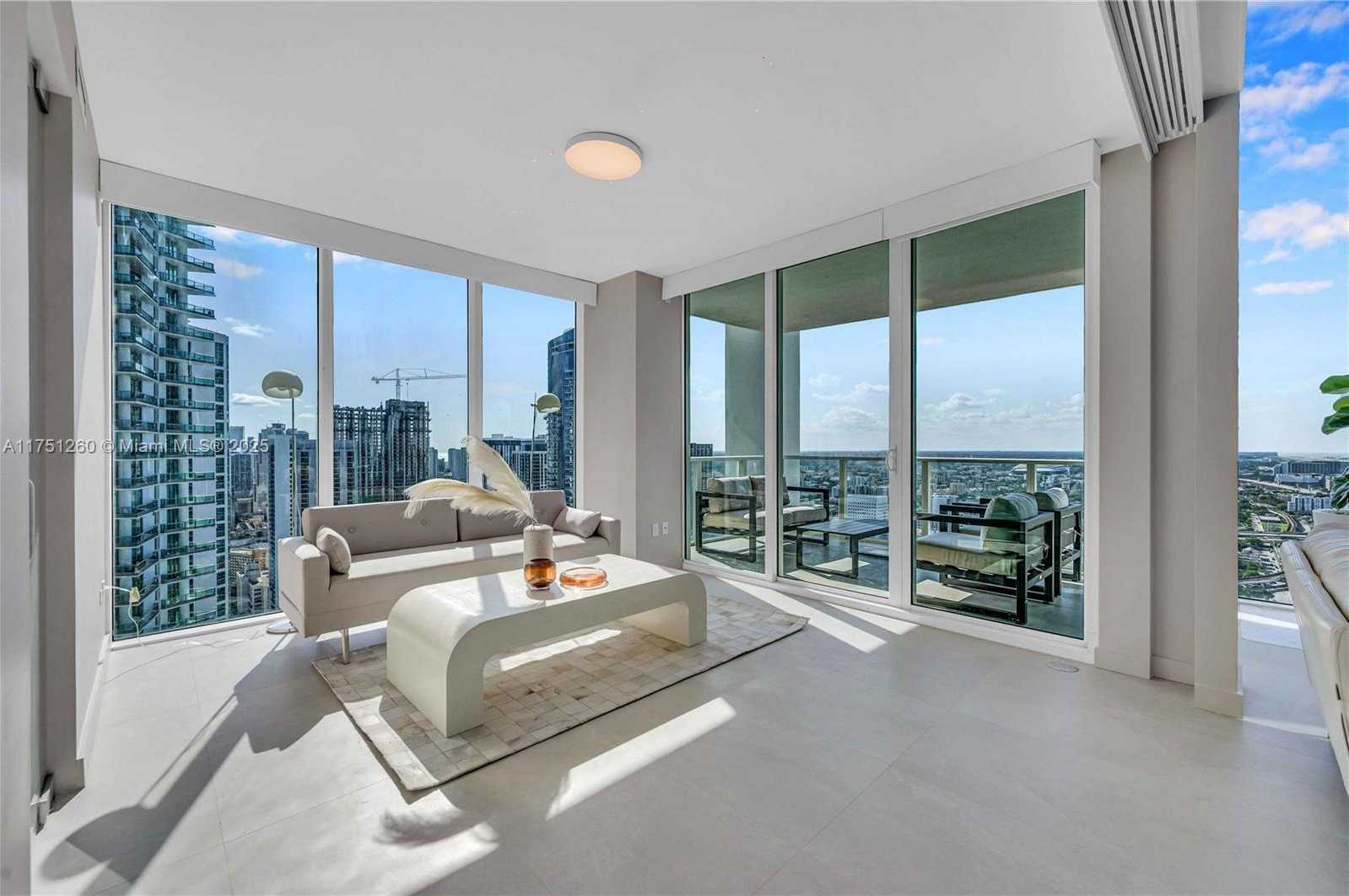 Small Image of 1040 BISCAYNE BLVD #LPH4407, Miami Number 21
