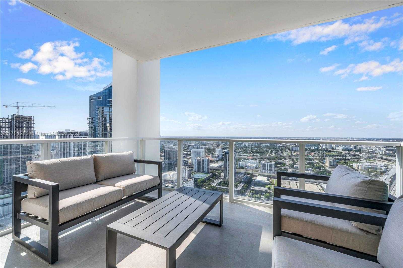 Small Image of 1040 BISCAYNE BLVD #LPH4407, Miami Number 27