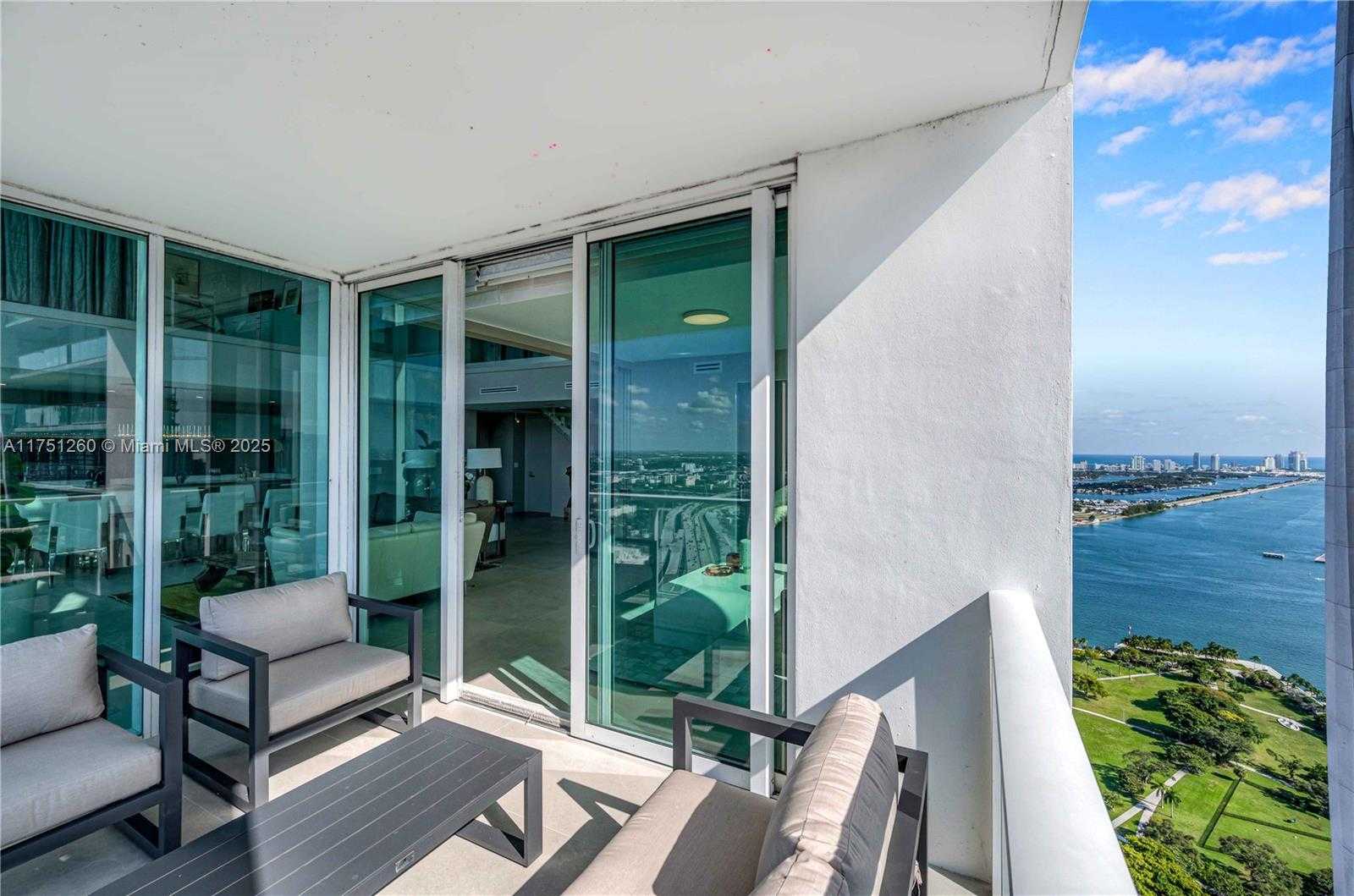 Small Image of 1040 BISCAYNE BLVD #LPH4407, Miami Number 29