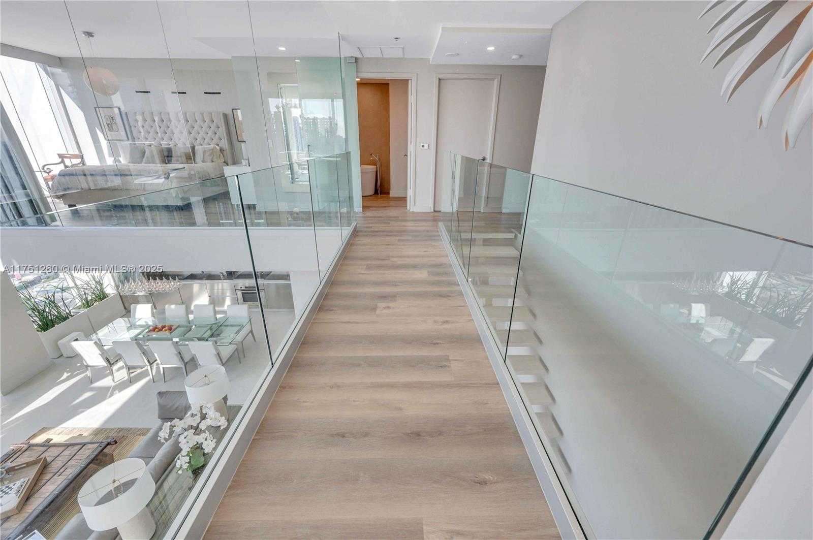 Small Image of 1040 BISCAYNE BLVD #LPH4407, Miami Number 34