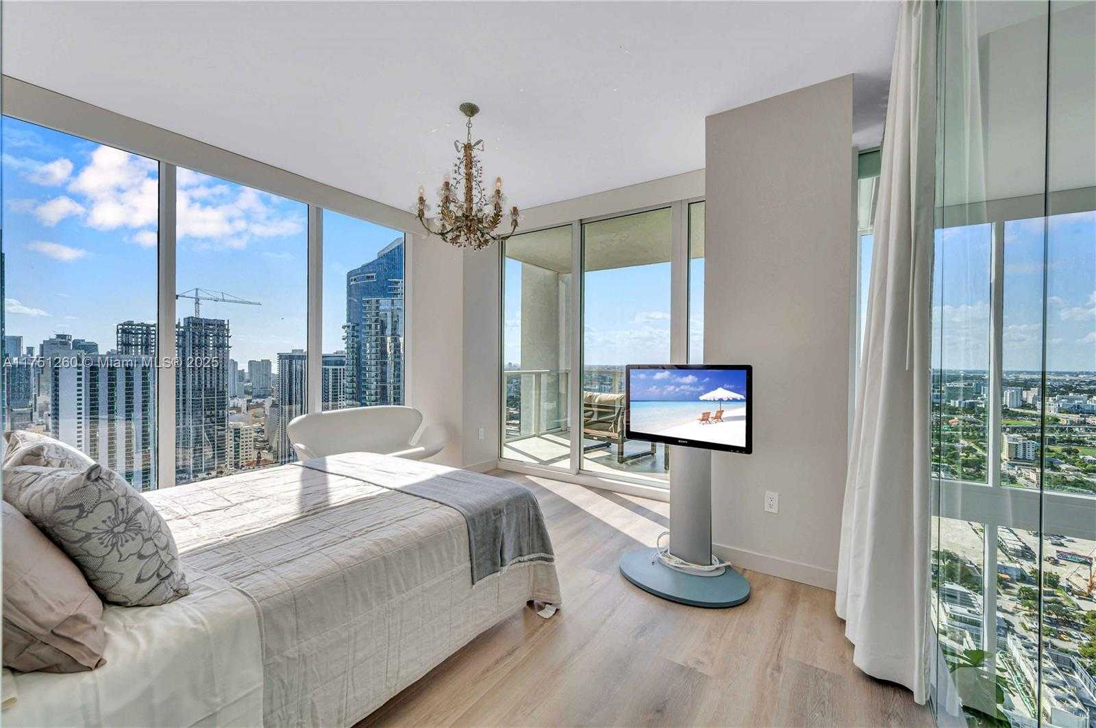 Small Image of 1040 BISCAYNE BLVD #LPH4407, Miami Number 35