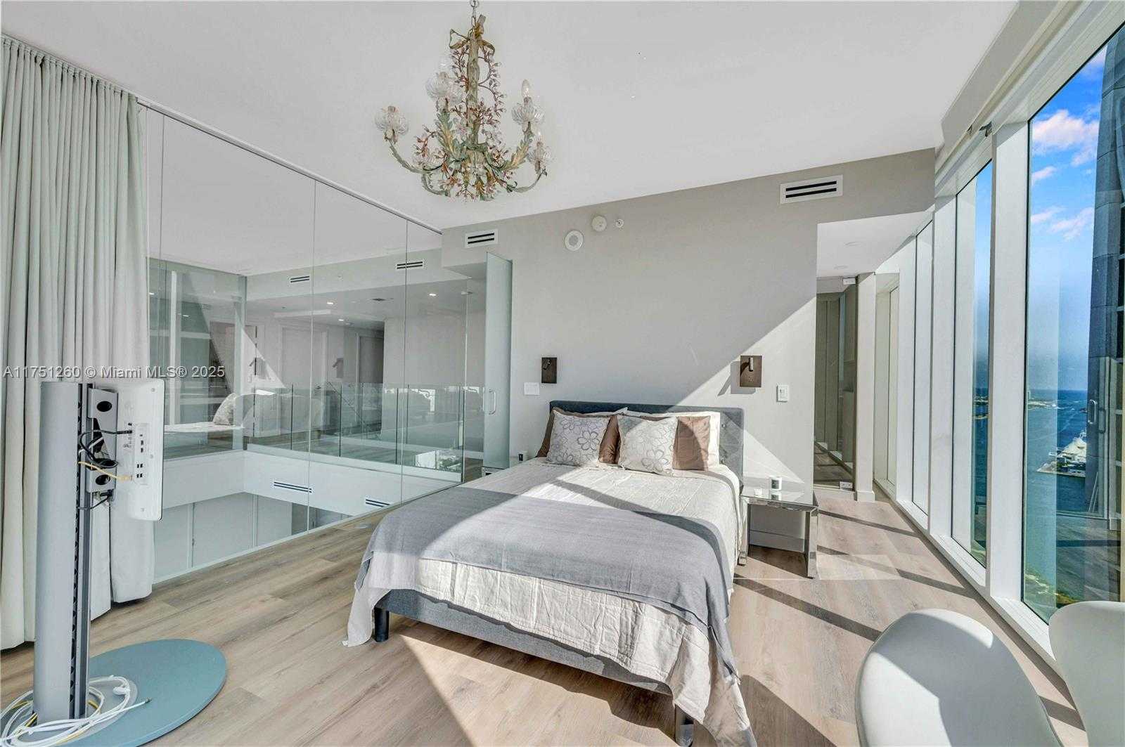 Small Image of 1040 BISCAYNE BLVD #LPH4407, Miami Number 37