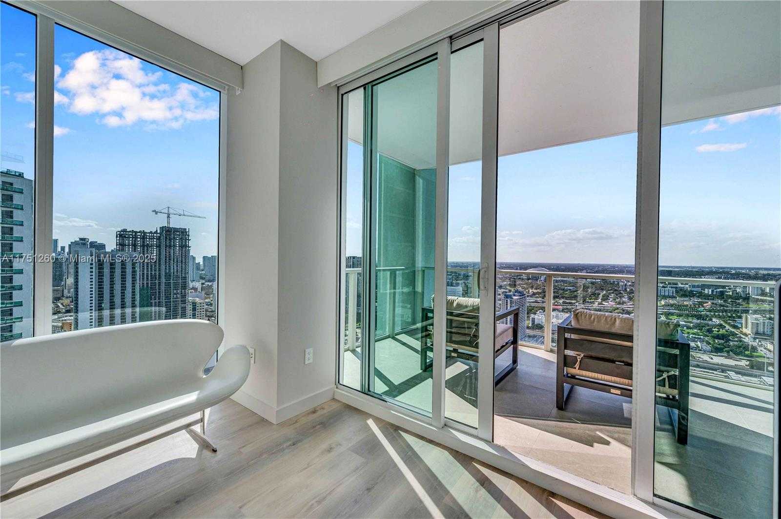 Small Image of 1040 BISCAYNE BLVD #LPH4407, Miami Number 38