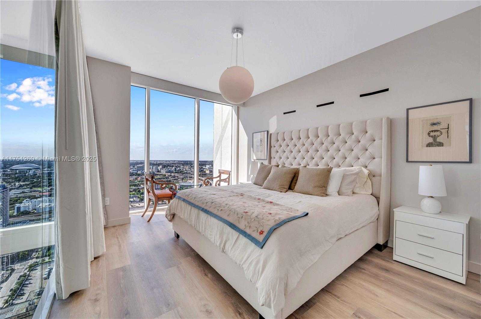 Small Image of 1040 BISCAYNE BLVD #LPH4407, Miami Number 45