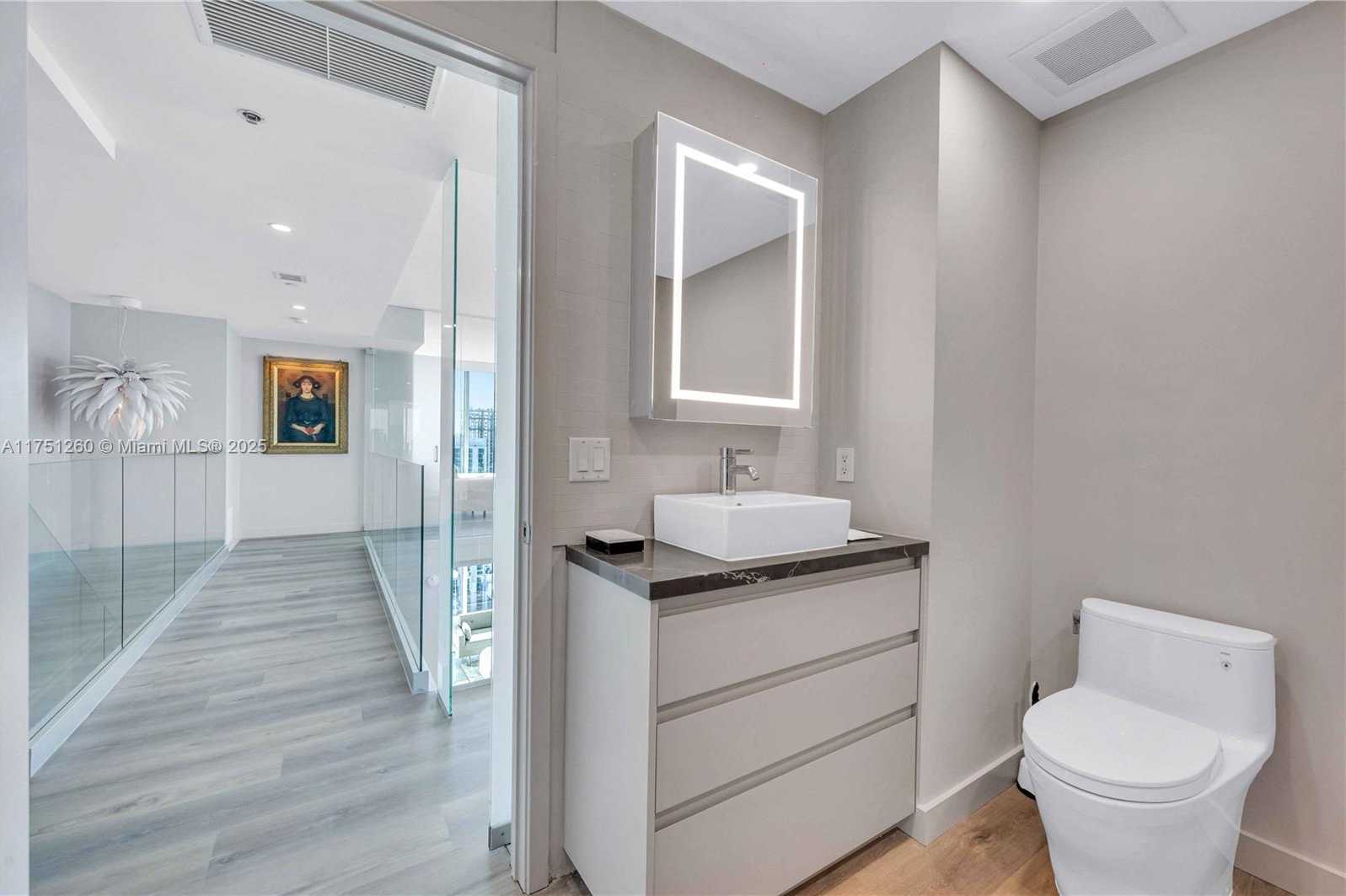 Small Image of 1040 BISCAYNE BLVD #LPH4407, Miami Number 47