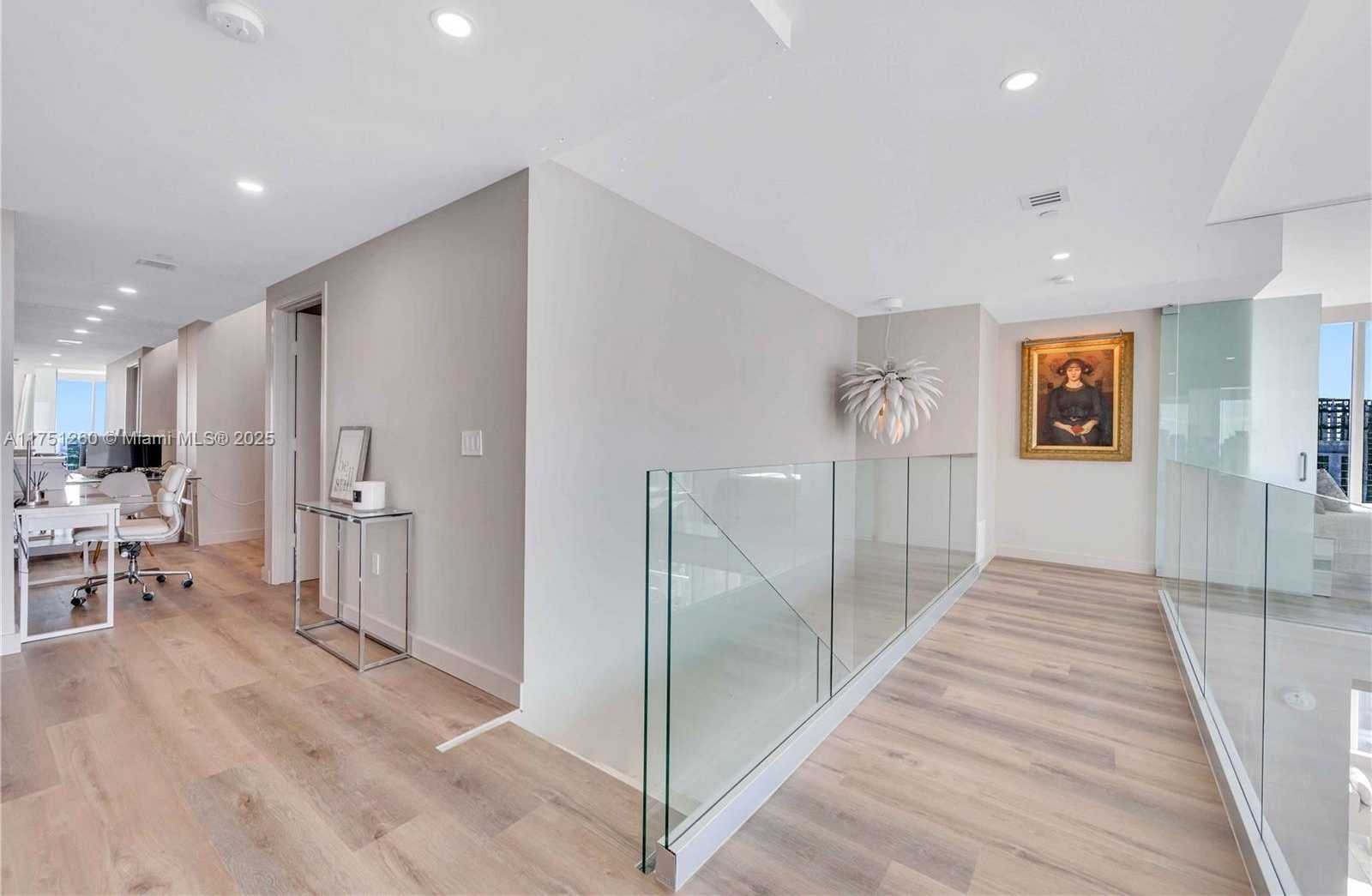 Small Image of 1040 BISCAYNE BLVD #LPH4407, Miami Number 50