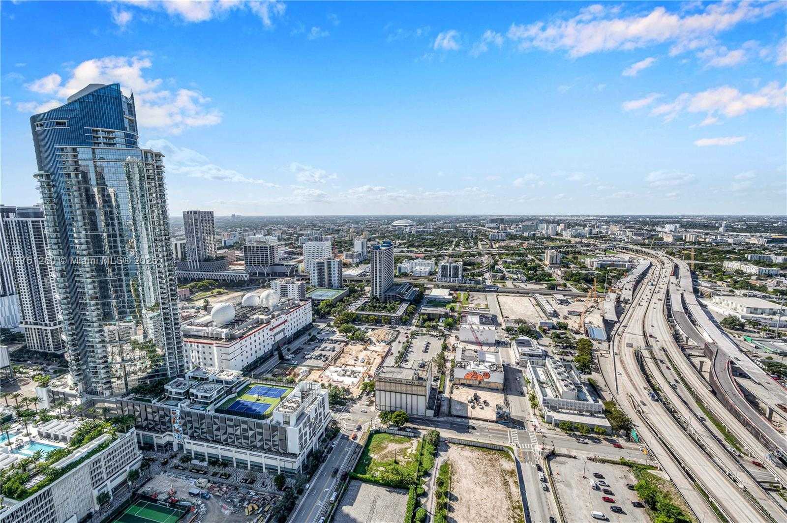 Small Image of 1040 BISCAYNE BLVD #LPH4407, Miami Number 66