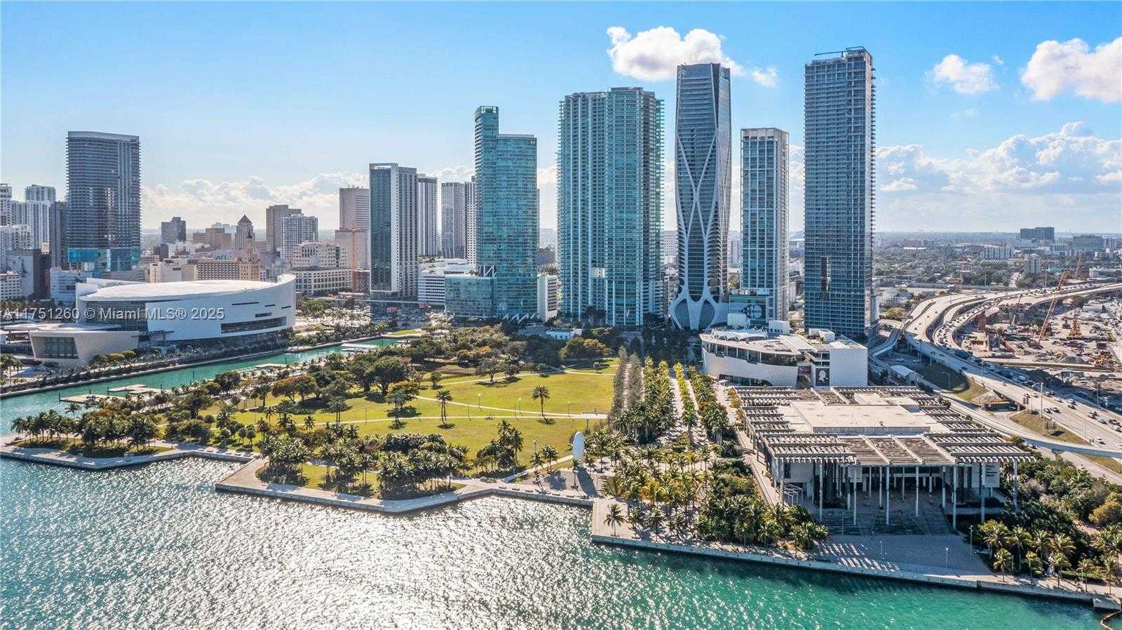 Small Image of 1040 BISCAYNE BLVD #LPH4407, Miami Number 68