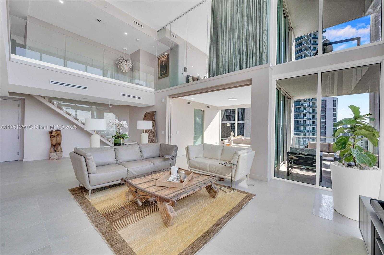 Small Image of 1040 BISCAYNE BLVD #LPH4407, Miami Number 8