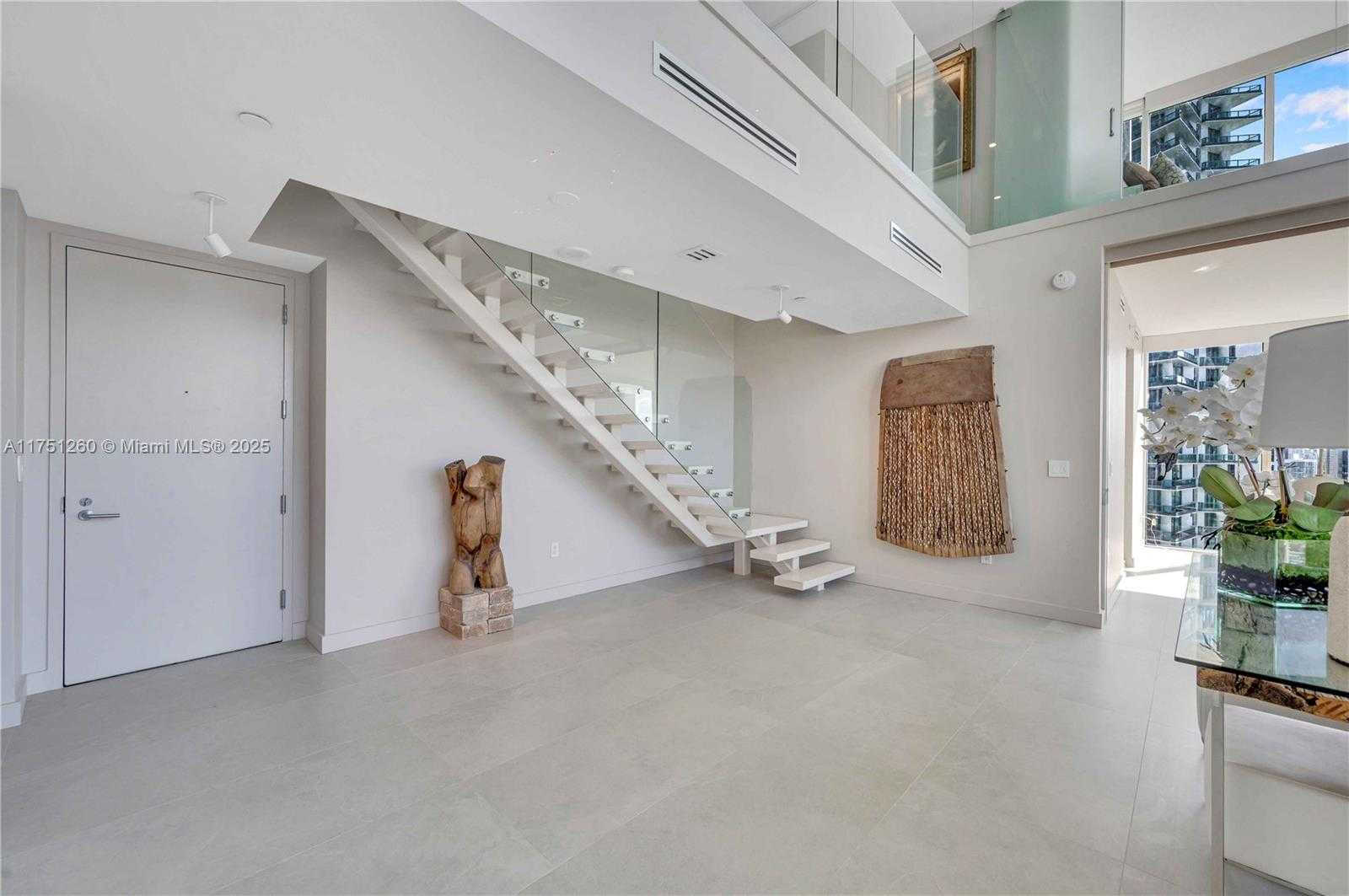 Small Image of 1040 BISCAYNE BLVD #LPH4407, Miami Number 9