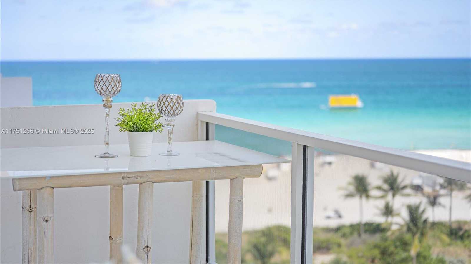 Small Image of 100 Lincoln Rd, Miami Beach, FL 33139, USA Number 12